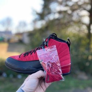 Jordan12 Reverse flue game